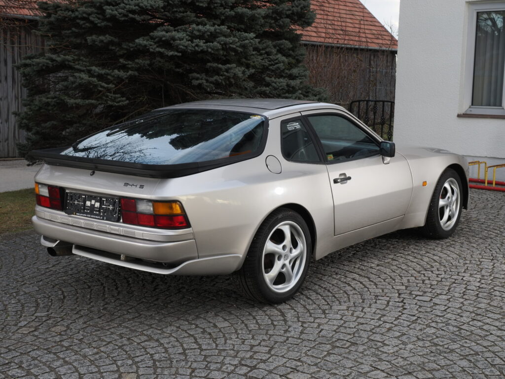 porsche 944 s2 (1)