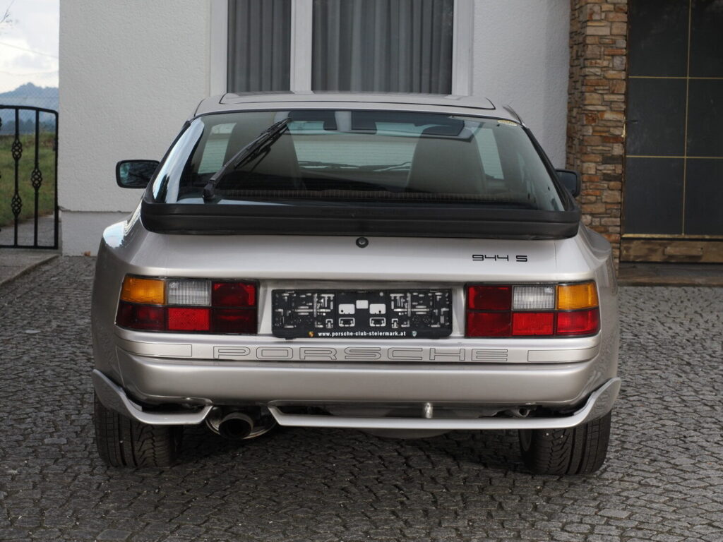 porsche 944 s (2)